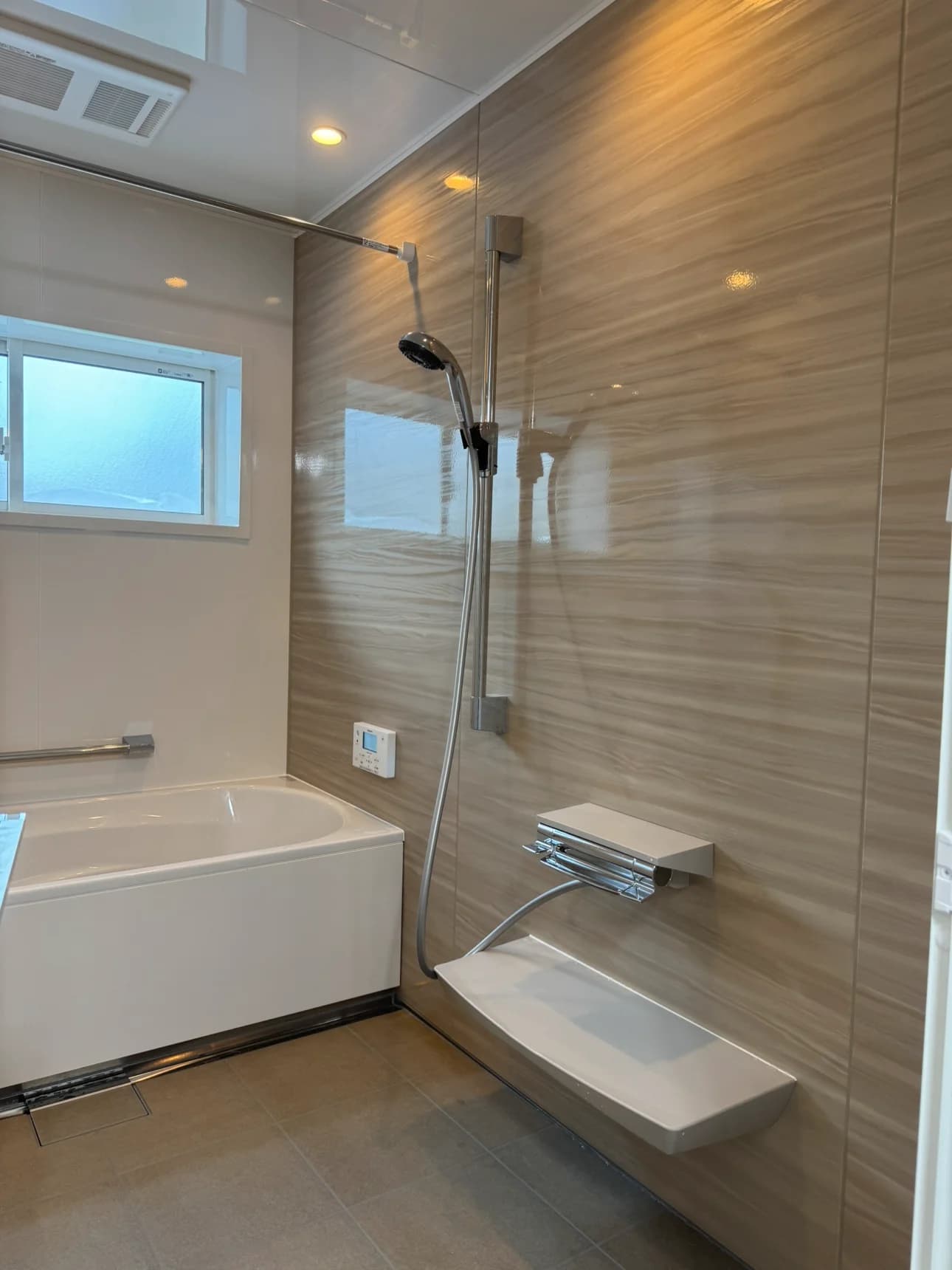 住宅設備の施工現場